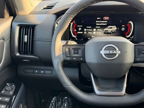 New 2026 Nissan Pathfinder SL image 20