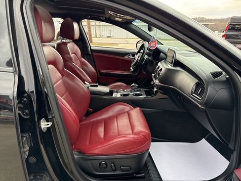 Used 2019 Kia Stinger GT2 image 45
