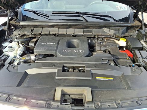 Certified 2025 INFINITI QX60 Luxe image 30