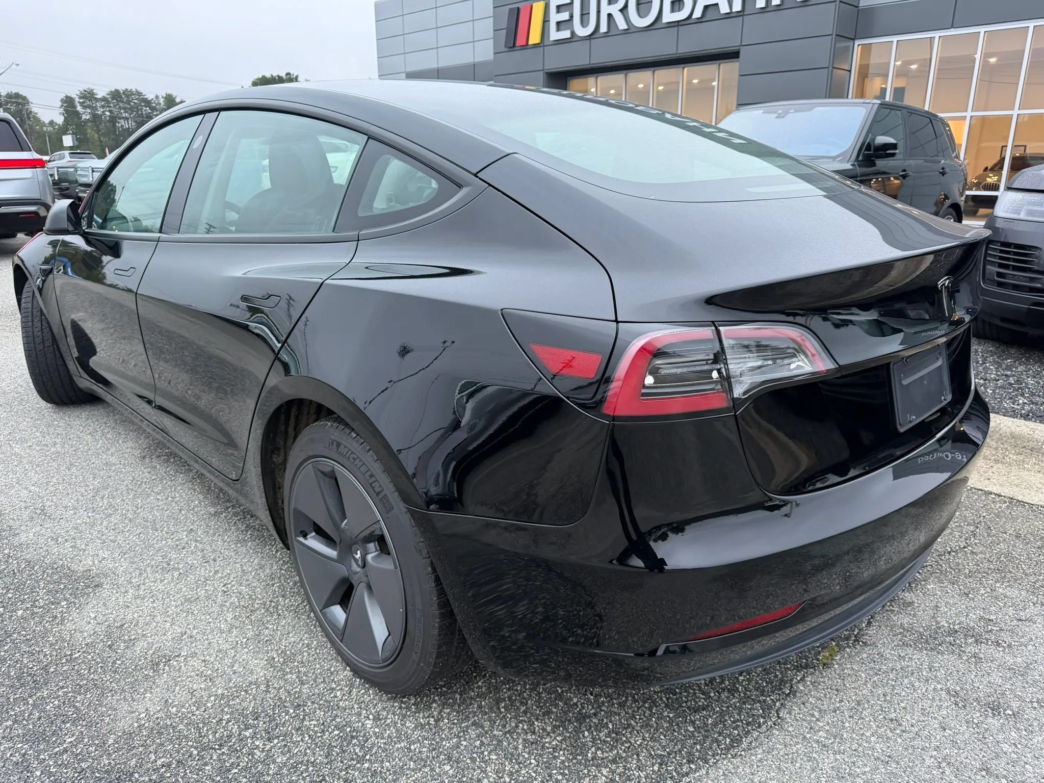 Used 2023 Tesla Model 3 Standard Range RWD image 3