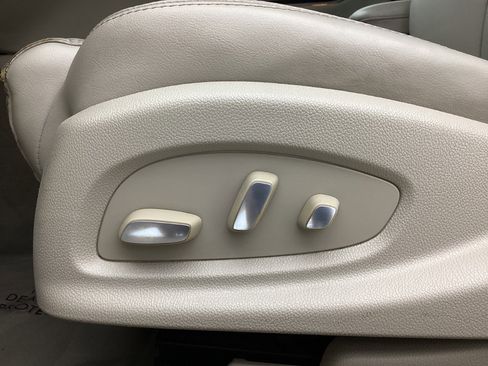 Used 2017 Cadillac XTS Luxury image 38