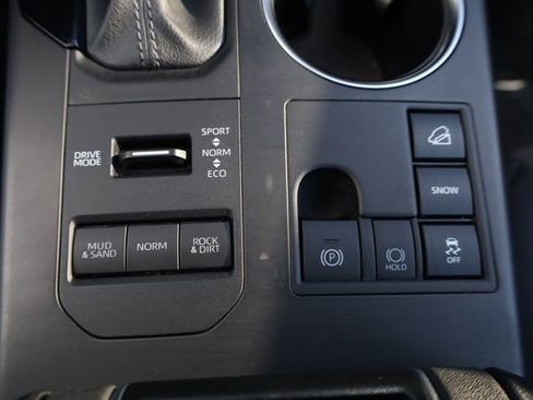 Used 2024 Toyota Highlander LE image 20