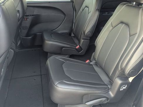 New 2026 Chrysler Pacifica Select w/ S Appearance Package image 16