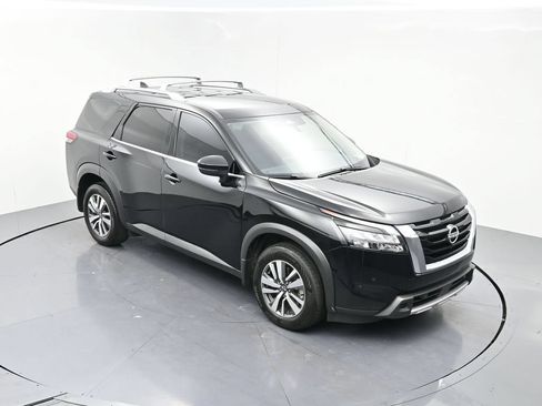Used 2025 Nissan Pathfinder SL AWD/4WD image 17