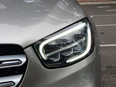 Used 2022 Mercedes-Benz GLC 300 4MATIC image 9