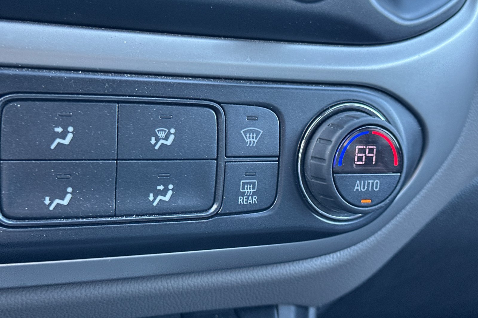 Used 2019 Chevrolet Colorado LT w/ Redline Special Edition AWD/4WD image 28