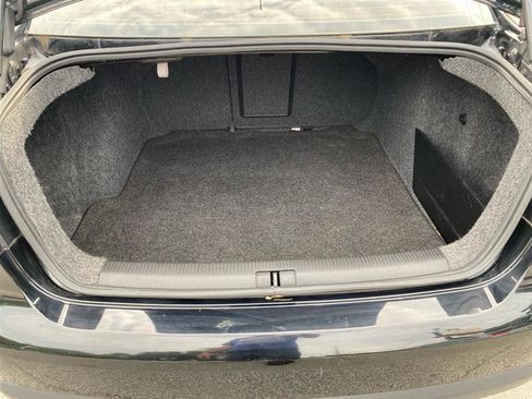 Used 2010 Volkswagen Jetta Limited Edition image 11