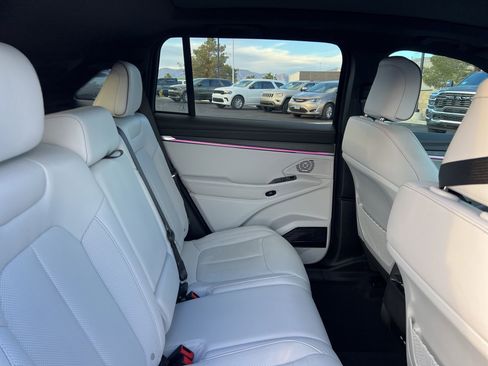 Used 2025 Jeep Wagoneer S Limited image 21