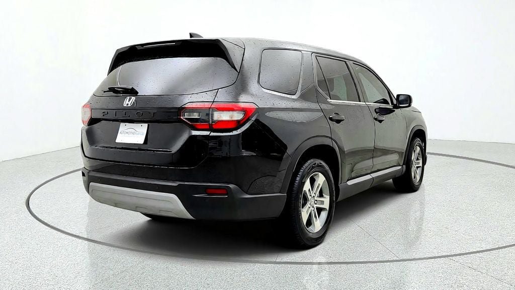 Used 2023 Honda Pilot EX-L image 5