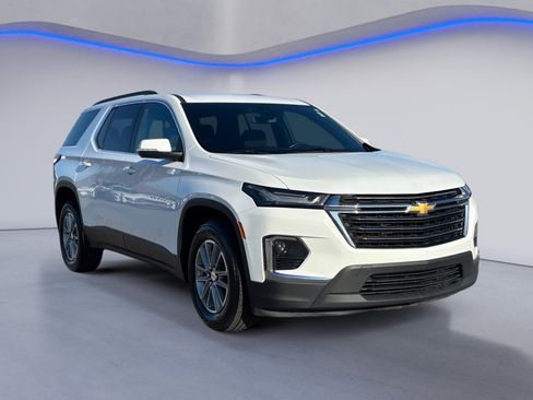 Used 2022 Chevrolet Traverse LT image 8