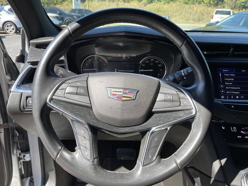 Used 2020 Cadillac XT5 Premium Luxury image 13