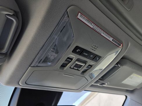 Used 2021 Toyota RAV4 XLE Premium image 32