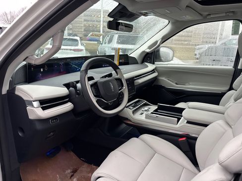 New 2026 Lincoln Navigator Reserve AWD/4WD image 24