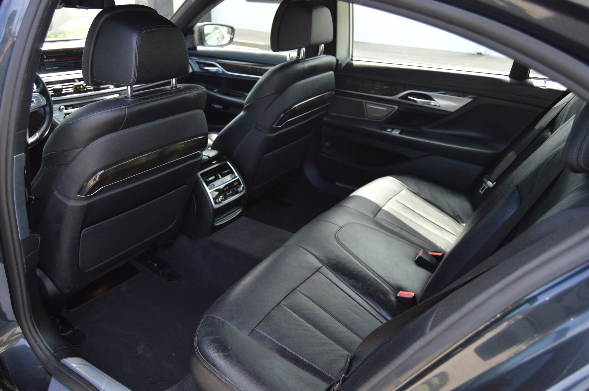 Used 2016 BMW 740i RWD image 22