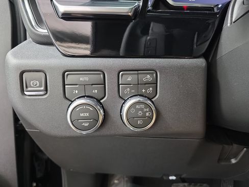 New 2026 GMC Sierra 1500 Elevation w/ Elevation Premium Package AWD/4WD image 26