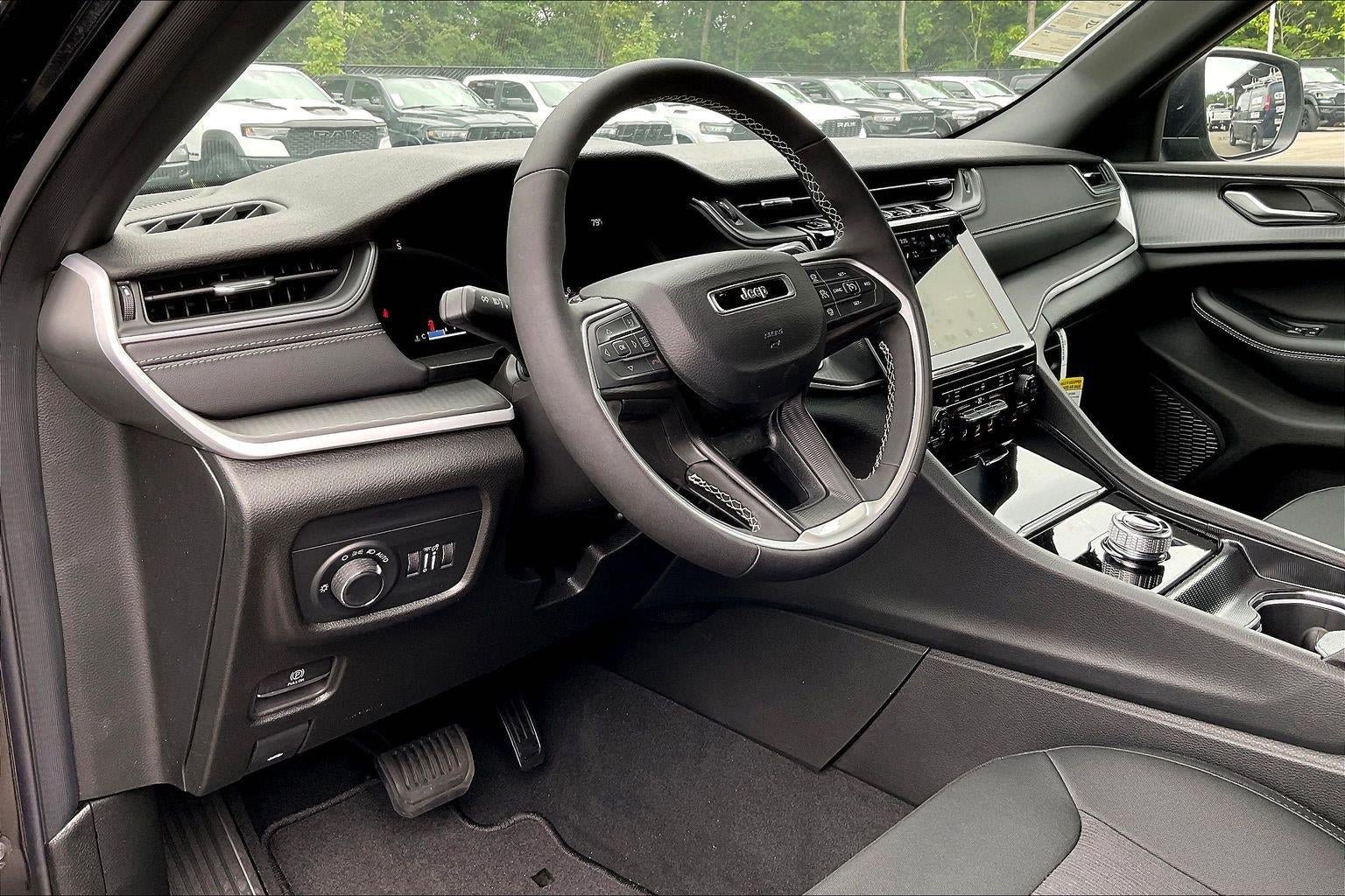 New 2026 Jeep Grand Cherokee Laredo X AWD/4WD image 7