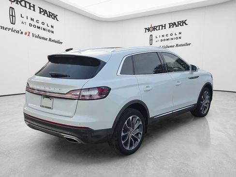 Used 2023 Lincoln Nautilus Reserve AWD/4WD image 5