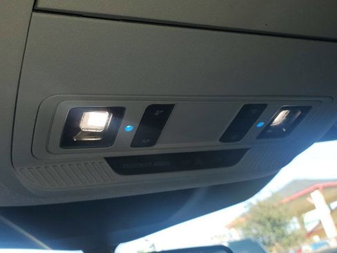 Used 2021 Ford Explorer XLT w/ Equipment Group 202A image 18