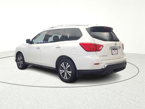 Used 2020 Nissan Pathfinder SL image 5