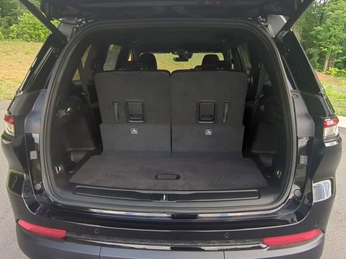 New 2025 Jeep Grand Cherokee L Altitude image 4