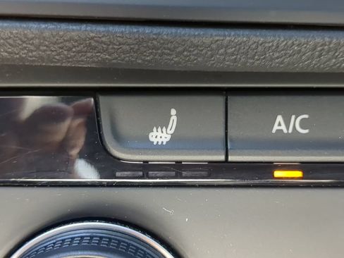Certified 2024 Volkswagen Jetta Sport FWD image 22