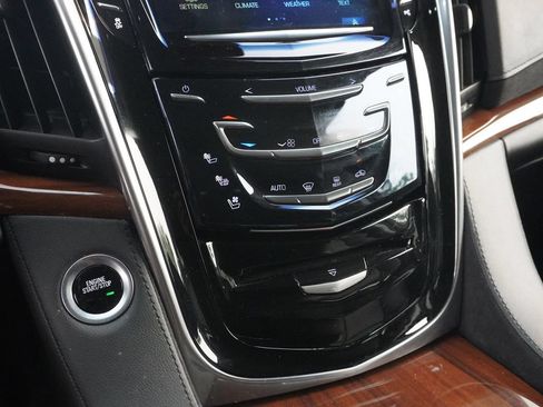 Used 2020 Cadillac Escalade ESV Luxury AWD/4WD image 51
