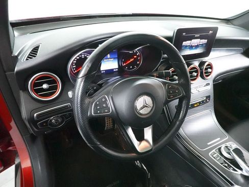 Used 2018 Mercedes-Benz GLC 300 4MATIC image 25