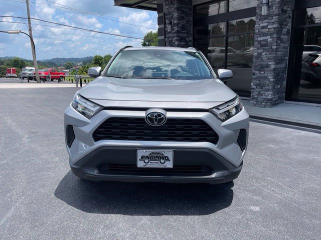 Used 2024 Toyota RAV4 XLE AWD/4WD image 3