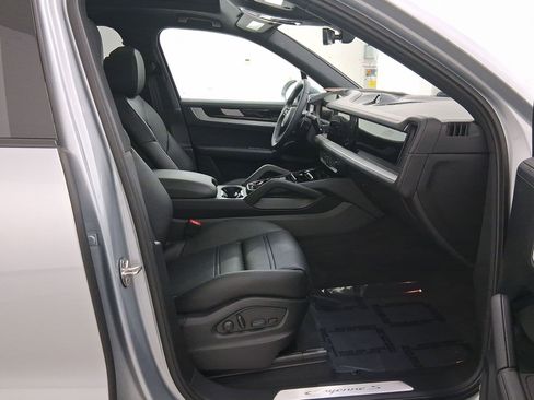 New 2026 Porsche Cayenne S AWD/4WD image 34