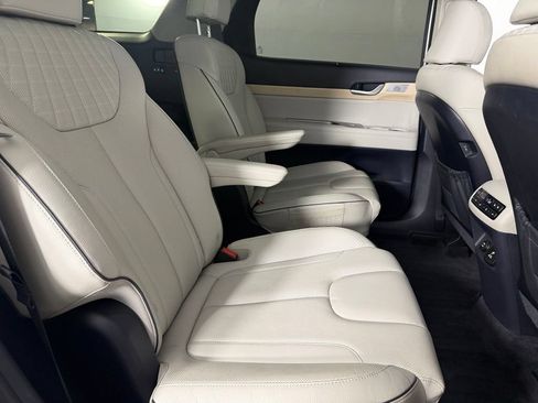 Used 2023 Hyundai Palisade Limited w/ Cargo Package FWD image 33