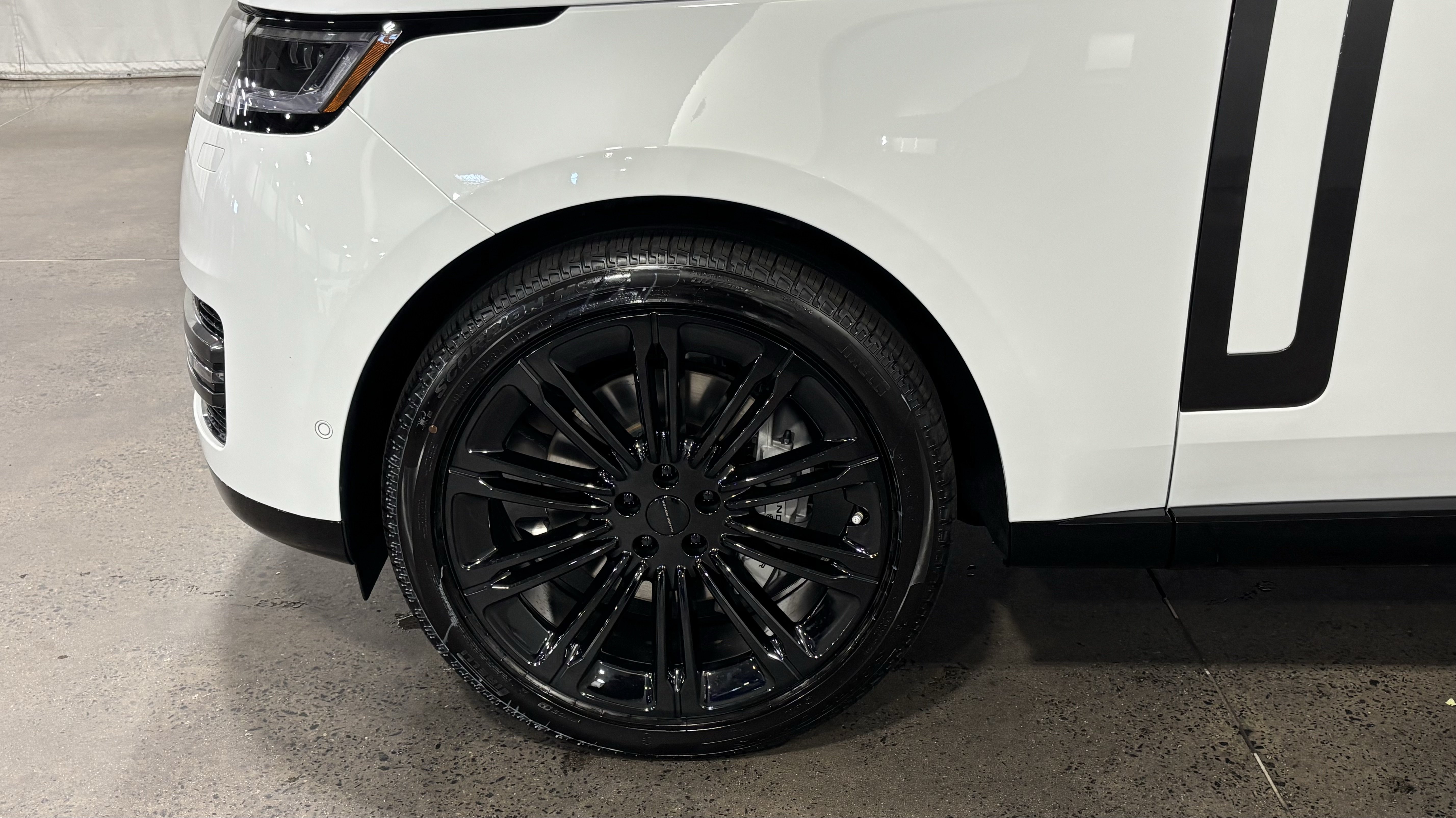 New 2026 Land Rover Range Rover SE AWD/4WD image 10