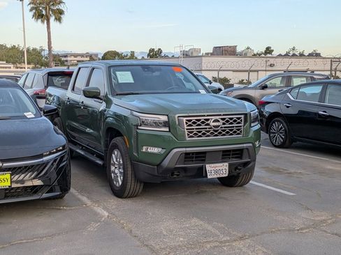 Certified 2023 Nissan Frontier SV w/ SV Premium Package image 2