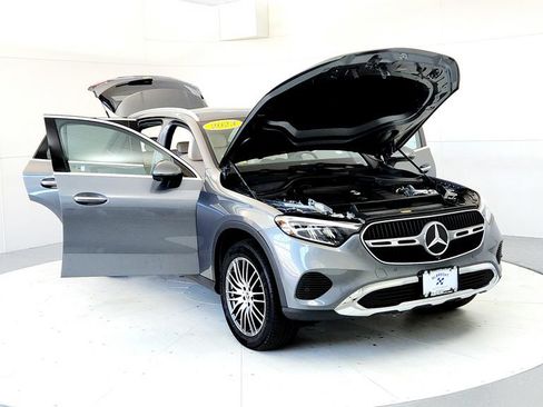 Used 2023 Mercedes-Benz GLC 300 4MATIC image 9