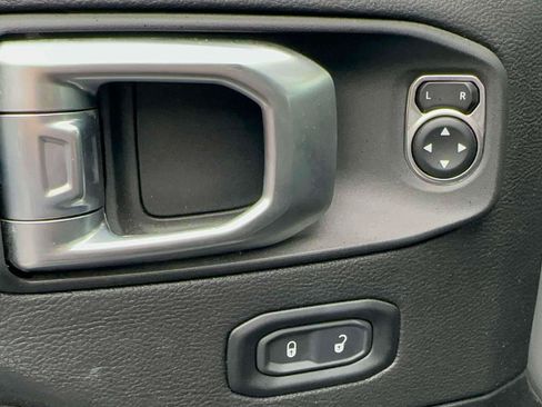 Used 2023 Jeep Wrangler Unlimited Sahara w/ Cold Weather Group AWD/4WD image 13