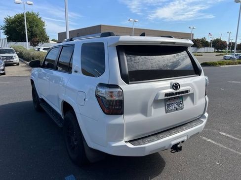 Used 2020 Toyota 4Runner SR5 Premium AWD/4WD image 5