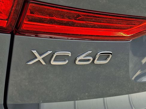 Certified 2023 Volvo XC60 B5 Plus w/ Climate Package image 29