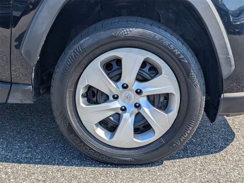 Used 2019 Toyota RAV4 LE image 11