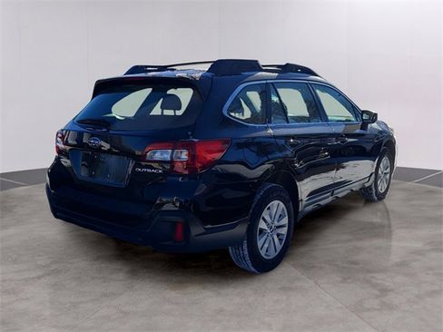 Used 2019 Subaru Outback 2.5i image 3