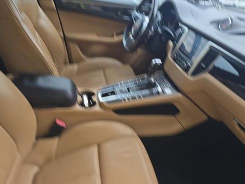 Used 2018 Porsche Macan AWD/4WD image 12