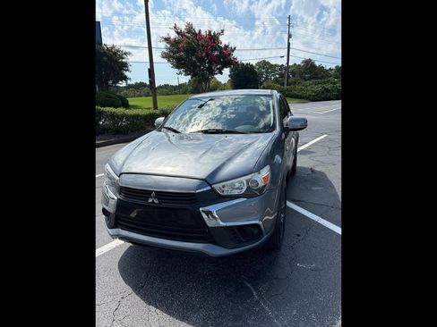 Used 2018 Mitsubishi Outlander Sport ES FWD image 1