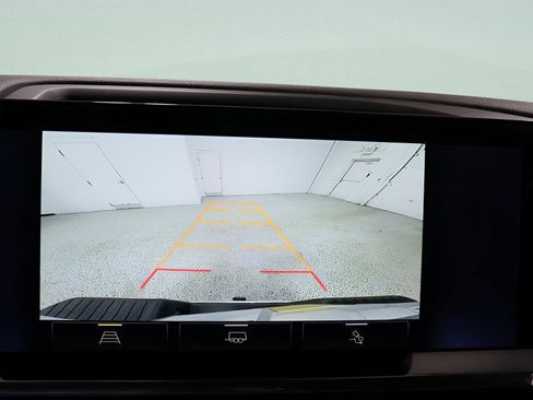 Used 2024 Chevrolet Silverado 3500 LT w/ Convenience Package image 11