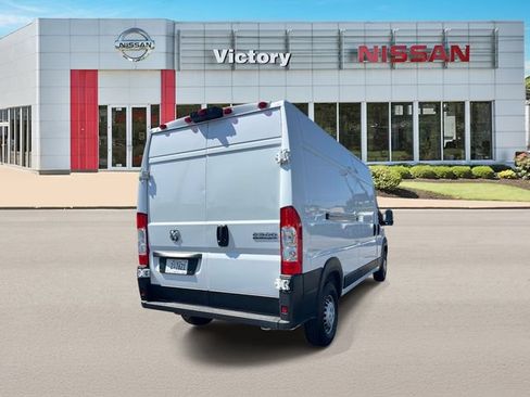 Used 2025 RAM ProMaster 2500 w/ Convenience Group FWD image 3