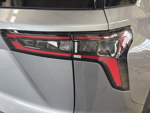 New 2026 Chevrolet Equinox LT AWD/4WD image 8