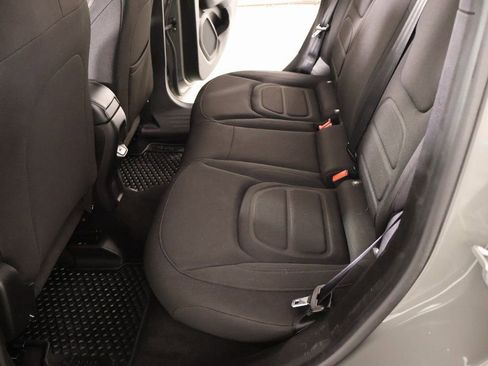 Used 2022 Jeep Renegade Latitude image 13