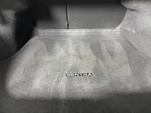 Used 2025 Nissan Sentra SR FWD image 24
