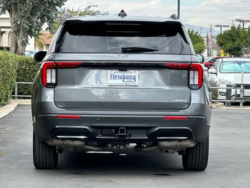 Used 2025 Ford Explorer ST-Line image 5