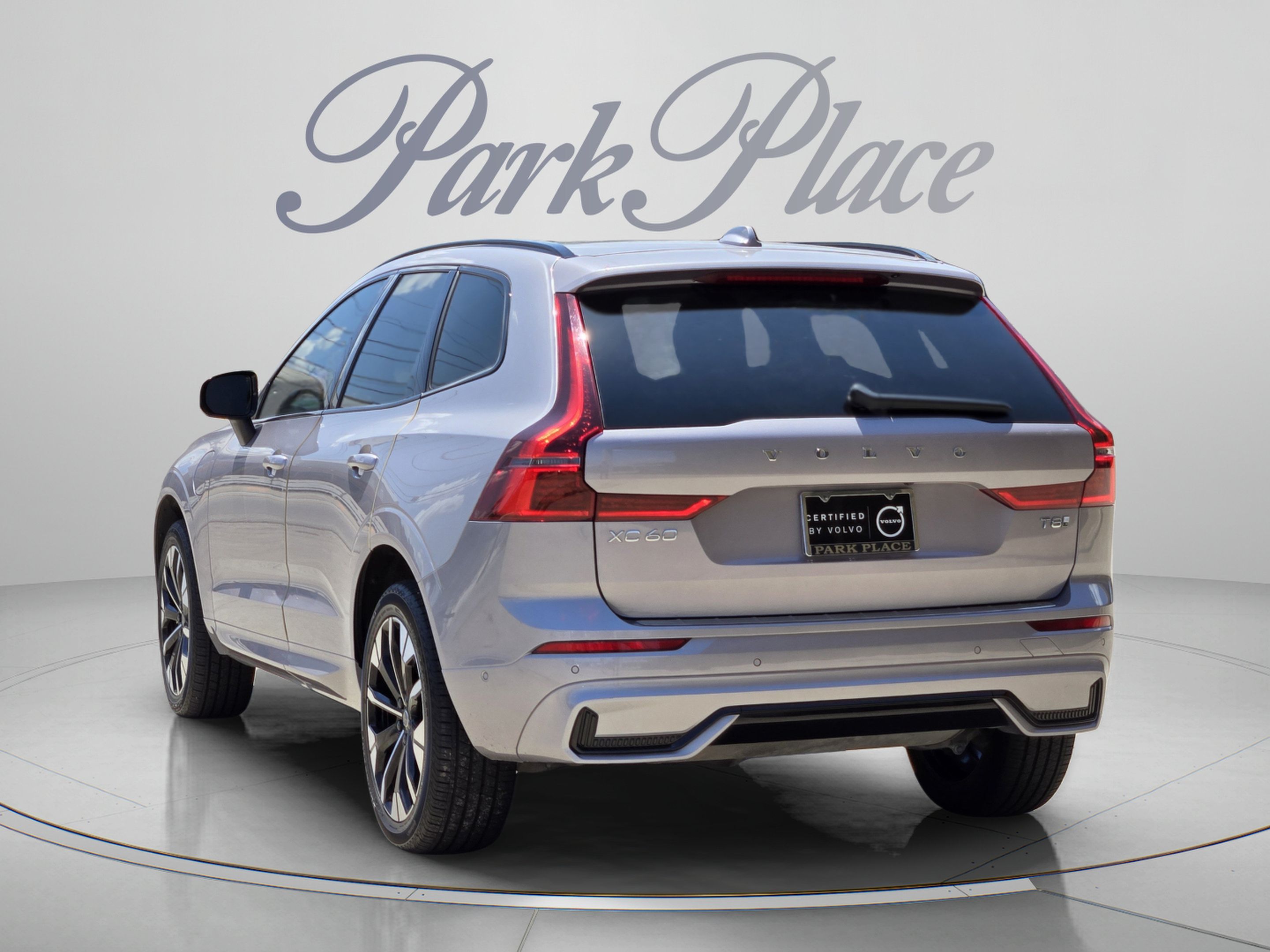 Certified 2026 Volvo XC60 T8 Plus w/ Protection Package Premier AWD/4WD image 3