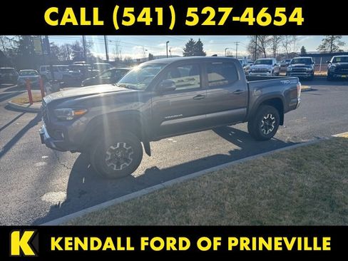 Used 2020 Toyota Tacoma TRD Off-Road image 5