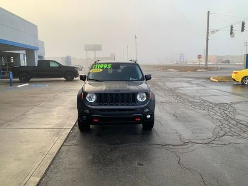 Used 2016 Jeep Renegade Trailhawk w/ Premium Trailhawk Package image 3