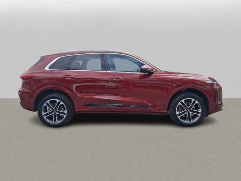 Used 2025 Audi Q5 Premium w/ Premium Plus AWD/4WD image 26